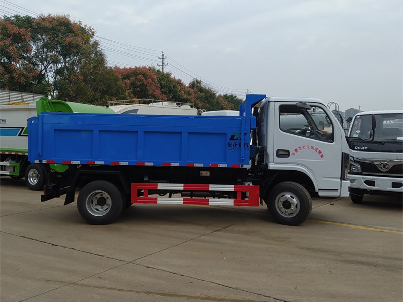 東風(fēng)5方污泥清運(yùn)車(chē)